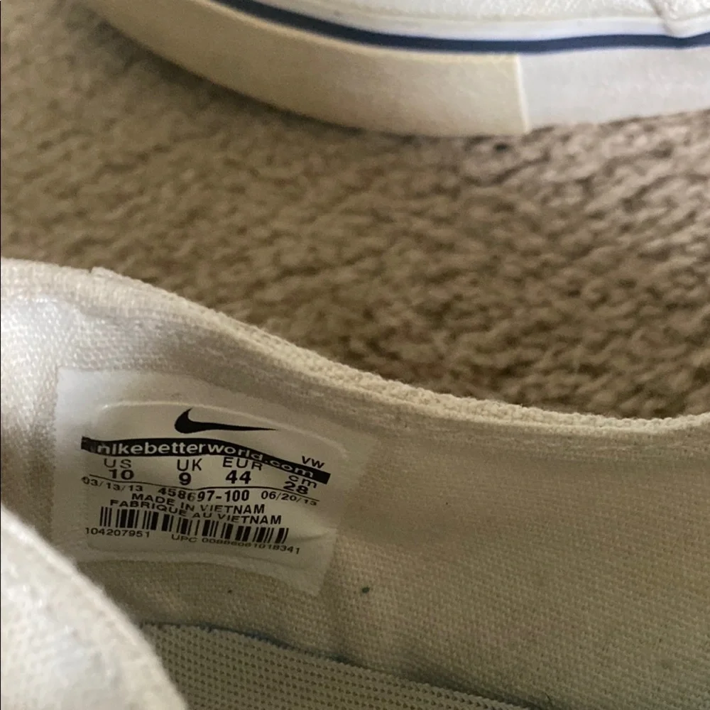 Nike White and Blue Women's Sneakers - Picture 2 of 9